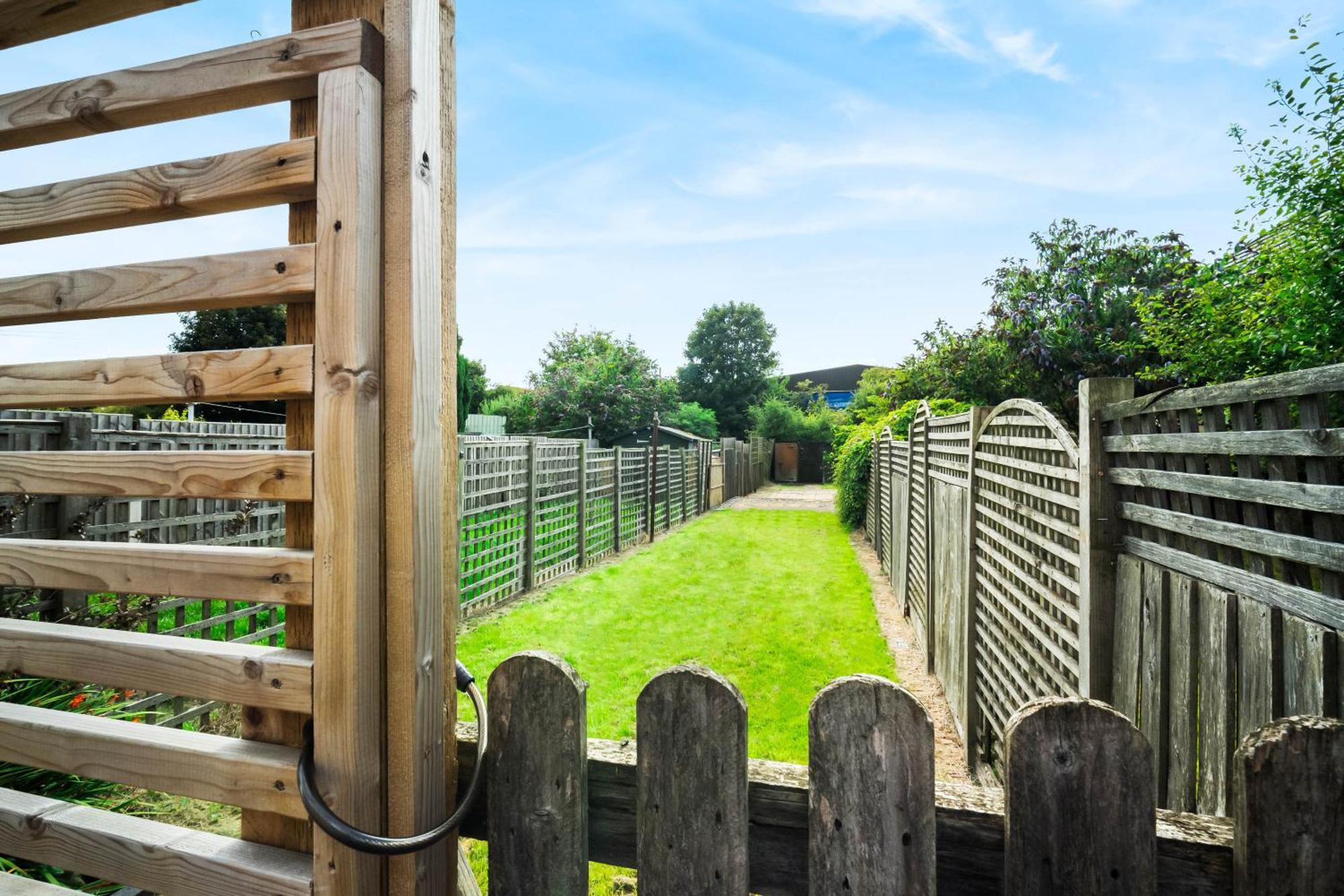 Stylish 3 Bedroom House - 6 Guests - Garden - Parking - Netflix - Wifi - 17M Birmingham Buitenkant foto