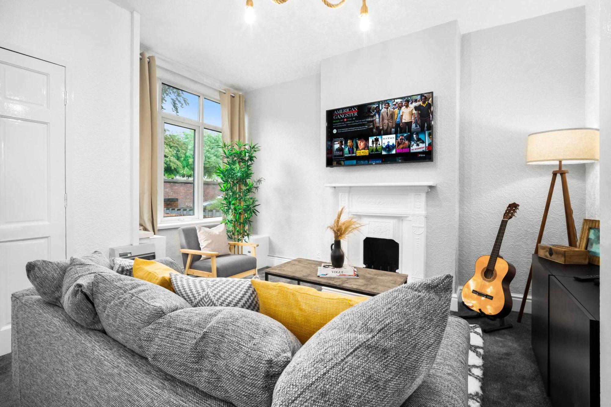 Stylish 3 Bedroom House - 6 Guests - Garden - Parking - Netflix - Wifi - 17M Birmingham Buitenkant foto