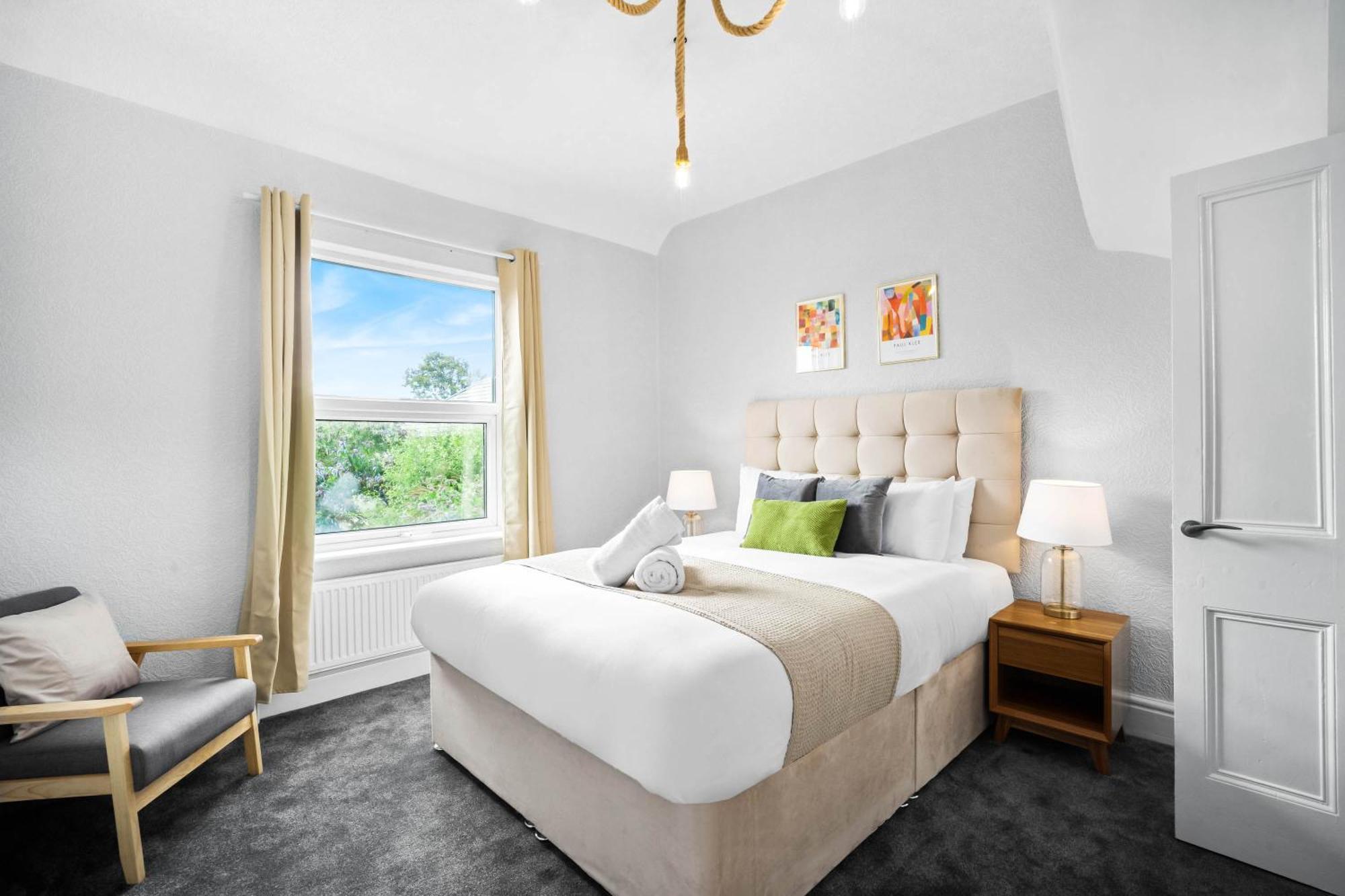 Stylish 3 Bedroom House - 6 Guests - Garden - Parking - Netflix - Wifi - 17M Birmingham Buitenkant foto